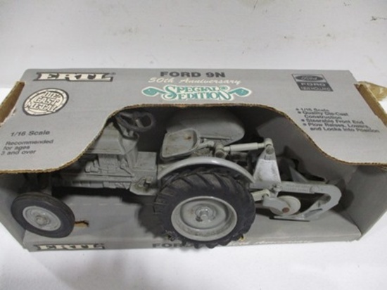 1/16 FORD 9N 50TH ANNIVERSARY W/ PLOW ERTL W/ BOX