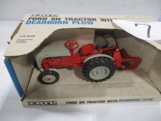 1/16 FORD 8N TRACTORE W/ DEARBORN PLOW ERTL (NIB)