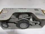 1/16 FORD 9N 50TH ANNIVERSARY W/ PLOW ERTL W/ BOX