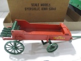 NEW IDEA MANURE SPREADER ON STEEL