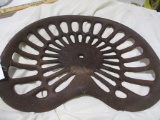 DEERING CAST SEAT