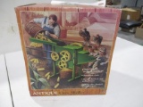 1/8 ANTIQUE CORN SHELLER ERTL (NIB)