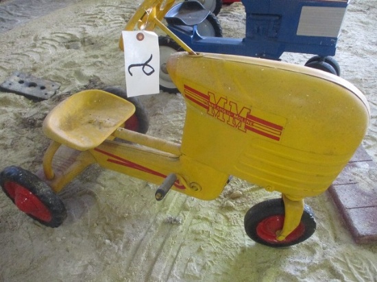 Vintage Murray pedal tractor w M-M decals