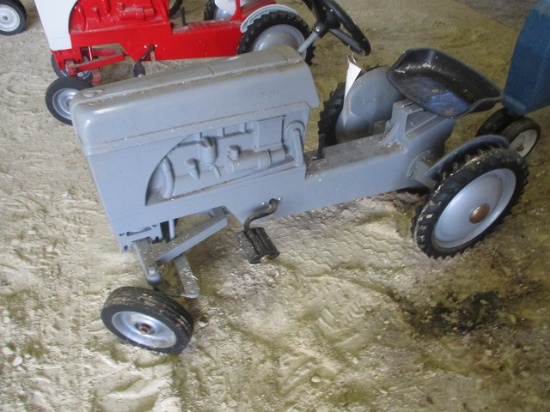 Ford 8N pedal tractor, Ertl (gray)