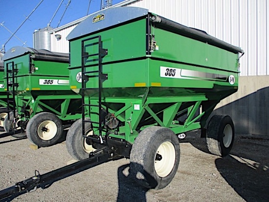 J&M 385 GRAVITY WAGON