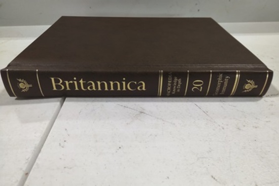 2 BOXES OF BRITANNIC MACROPEDIA BOOKS