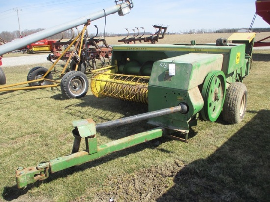 JD 336 BALER