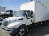 2009 IH DURA STAR w/ 27' VAN BODY