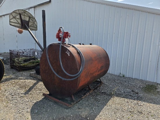 500 Gal Fuel Tank w/ Pump