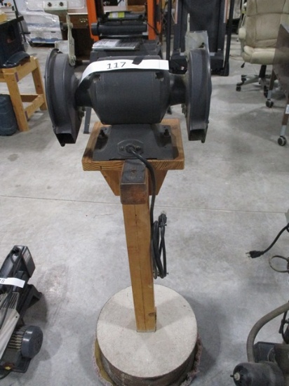 BLACK AND DECKER GRINDER 1766, 6” BENCH GRINDER, ON STAND