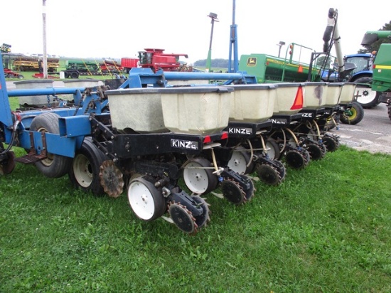 KINZE DOUBLE FRAME NO-TILL DRILL
