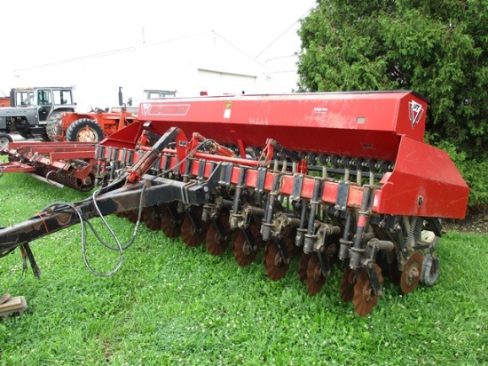 UNITED FARM TOOL 5000 NT DRILL