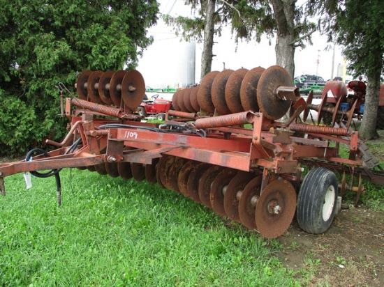 IH 470 18' DISC w/ HARROW