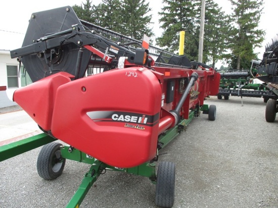2011 C/Ih 3020 30' Grain Head