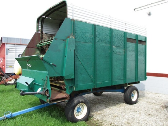 BADGER SILAGE WAGON