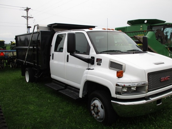 2006 GMC C-5500 TRUCK w/ HOIST BED