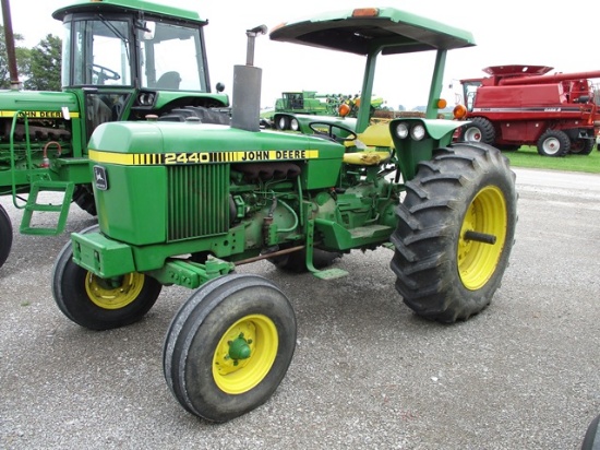 1978 Jd 2440 Utility Tractor