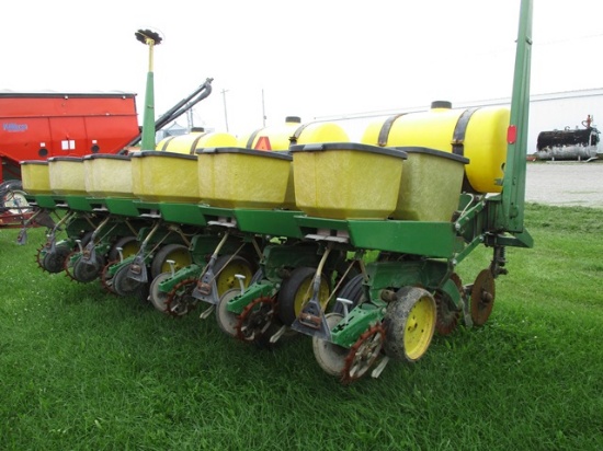JD 7000 CONSERVATION PLANTER