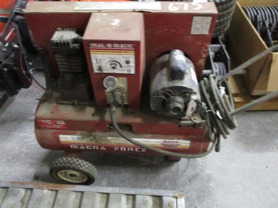 SMALL PORTABLE AIR COMPRESSOR