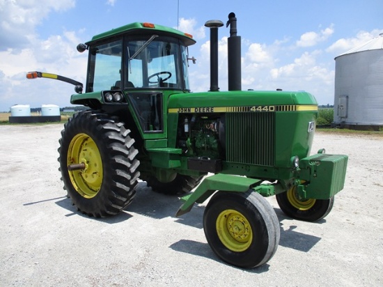 1982 JD 4440 TRACTOR
