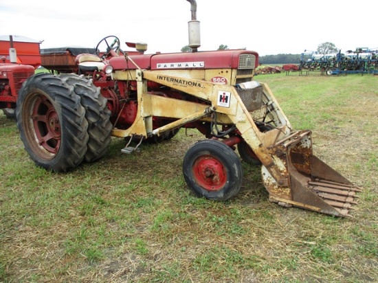 IH 560 GAS TRACTOR