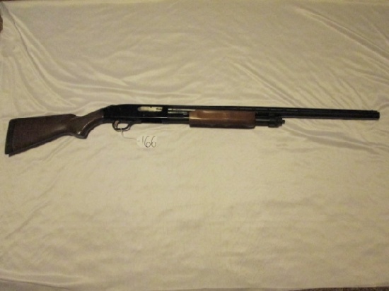 Mossberg 12 ga pump UM457330