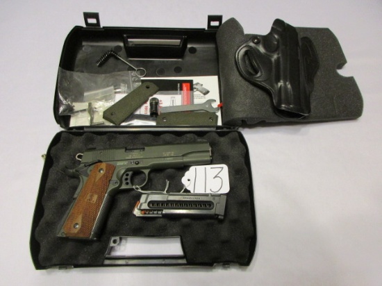 Sig Sauer 22 auto M1911-22 2 clips, access pkg SN F198893