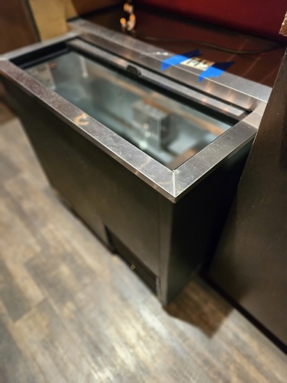 27"x37" glass chiller