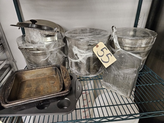 2)stainless steel soup kettles, 2)stainless steel pots, 1)stainless steel h