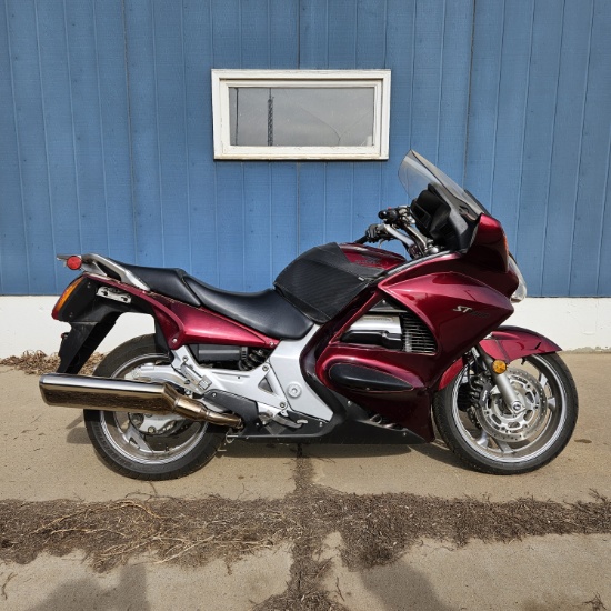 2005 Honda ST-472 mi