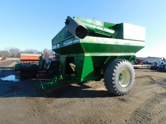 EZ Trail 700 Grain Cart