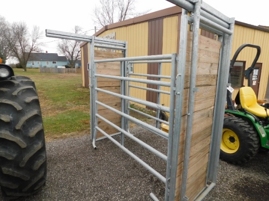 Cattle Holding Gate