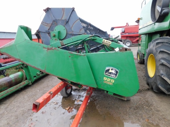 John Deere 925 Grain Head