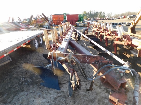 International 720 Plow