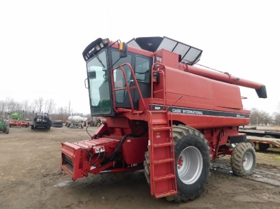Case IH 1688 Combine