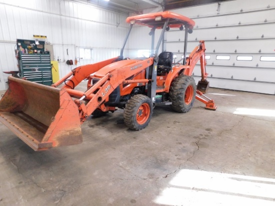 Kubota L39 Tractor Loader Backhoe