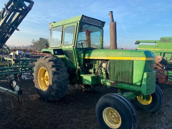 John Deere 4430