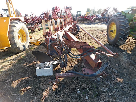 IH 720 Plow