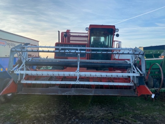 Massey Ferguson 550 Combine