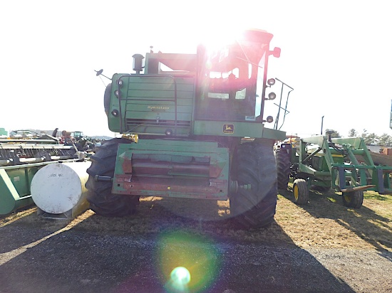 JD 7720 Combine