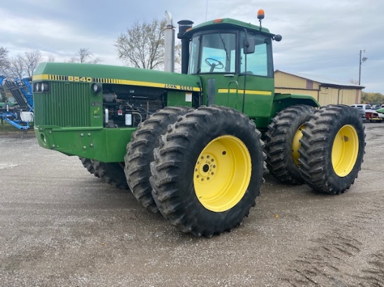 John Deere 8640