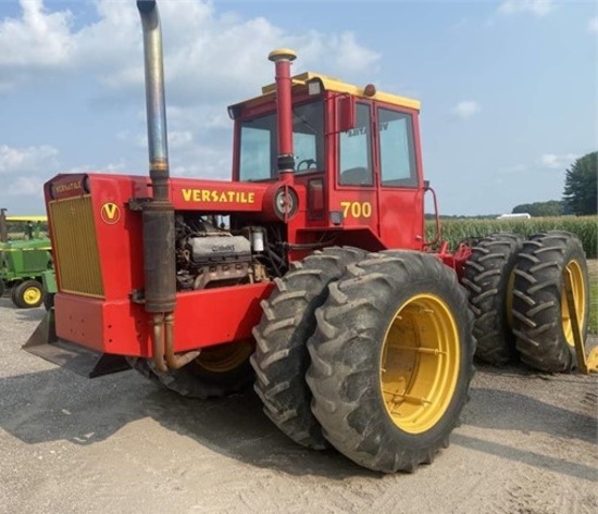 1977 VERSATILE 700
