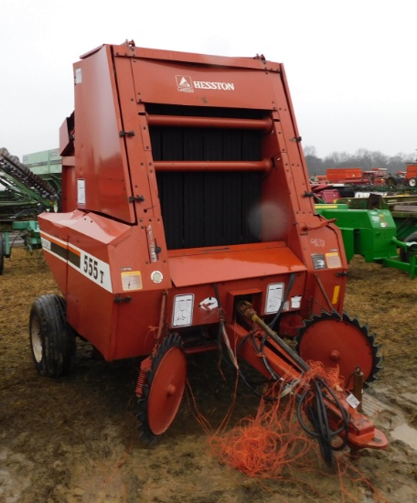 HESSTON 555T ROUND BALER