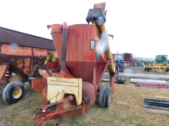 NEW HOLLAND 355 GRINDER MIXER