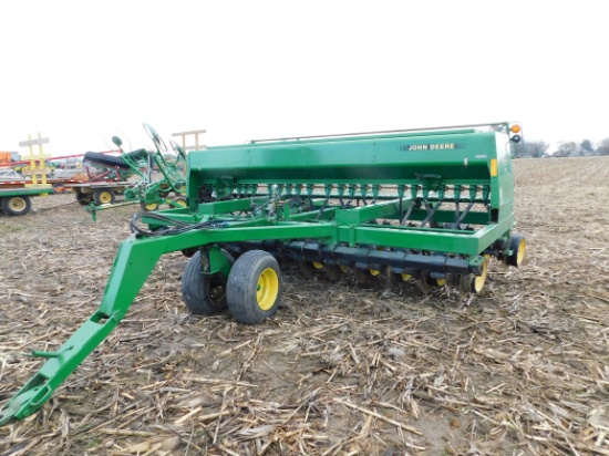 JOHN DEERE 750 DRILL