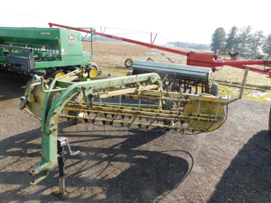 JOHN DEERE 640 HAY RAKE