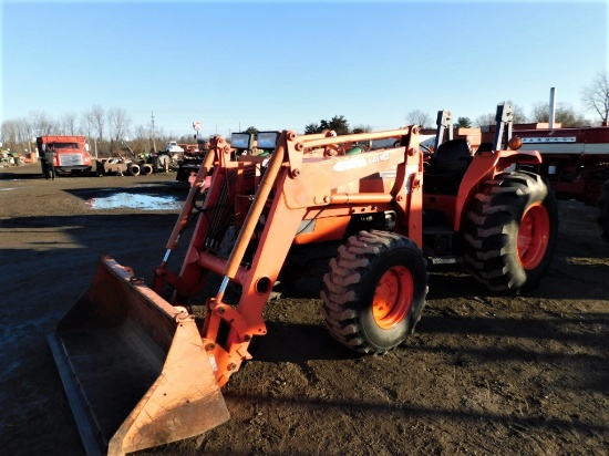 KUBOTA M6800 W/ LOADER