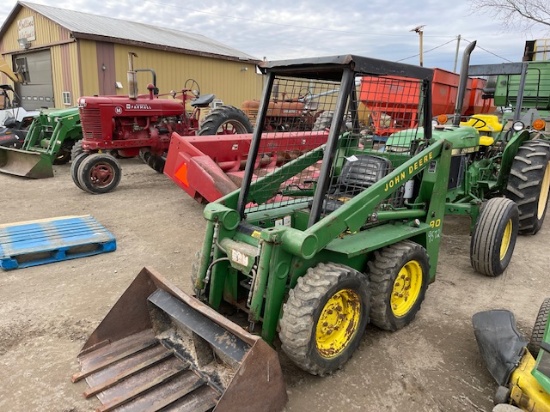 JOHN DEERE 90 SKID STEER