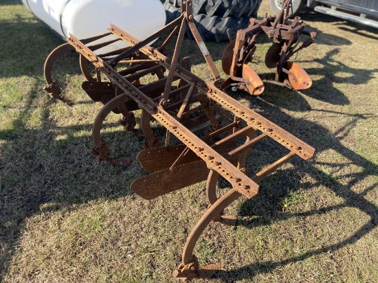 FORD 2R CULTIVATOR