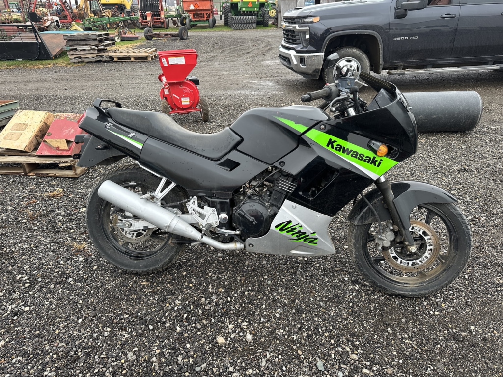 KAWASAKI NINJA MOTORCYCLE | Proxibid